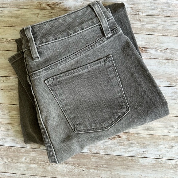 L.L. Bean Women’s 1912 Jeans | Classic Fit | Gray Wash | size 8 - Picture 13 of 13